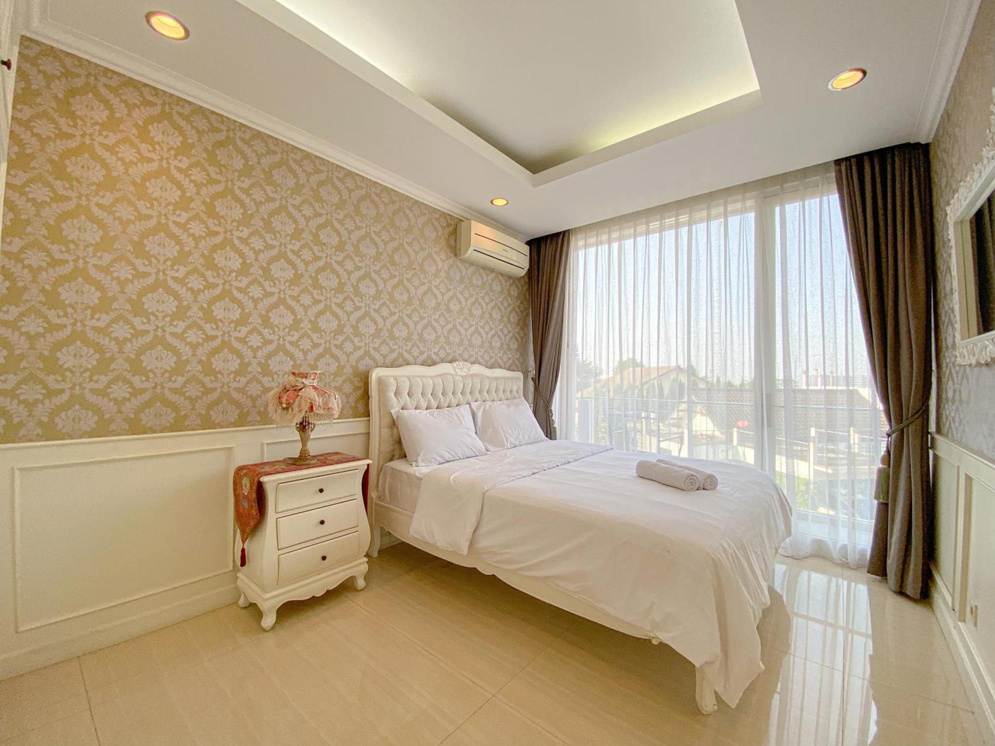 Kirei - Mewah Dago Villa