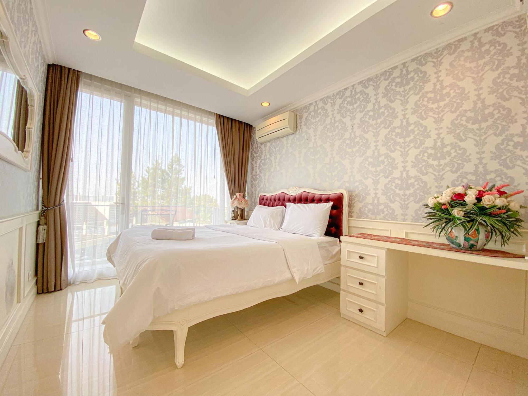 Kirei - Mewah Dago Villa Bandung