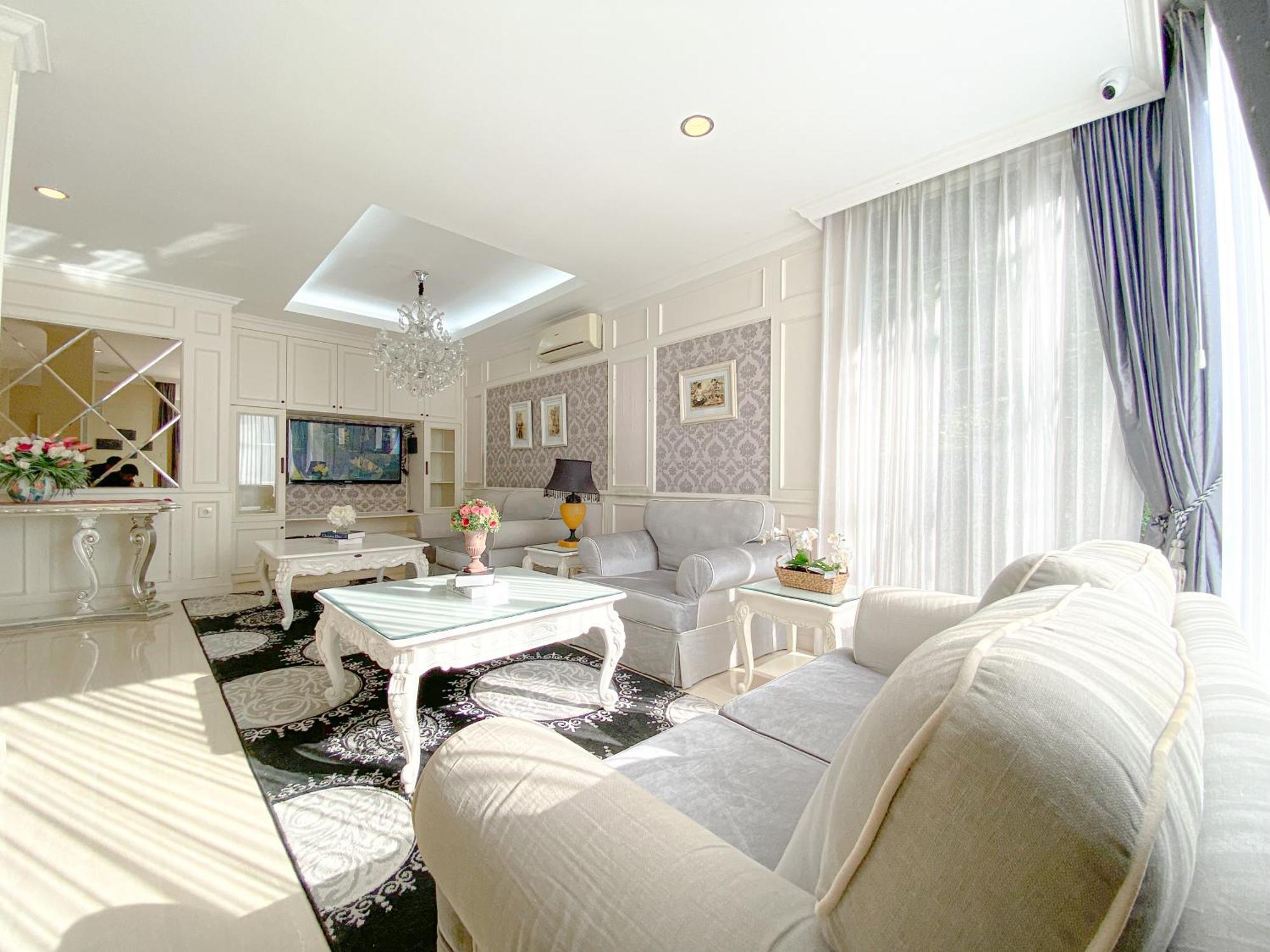 Kirei - Mewah Dago Villa Bandung